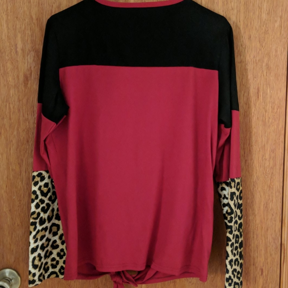 Cheetah print long sleeve - Picture 4 of 4